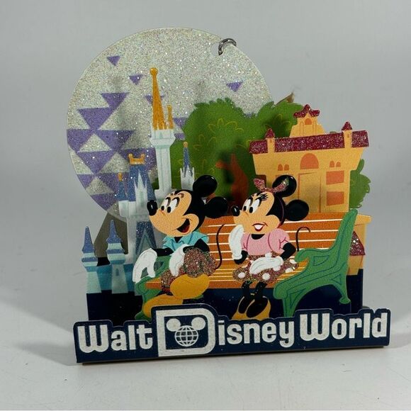 Walt Disney World Exclusive Mickey &‎ Minnie Metal Figurine/Ornament Epcot PARKS - Picture 1 of 4